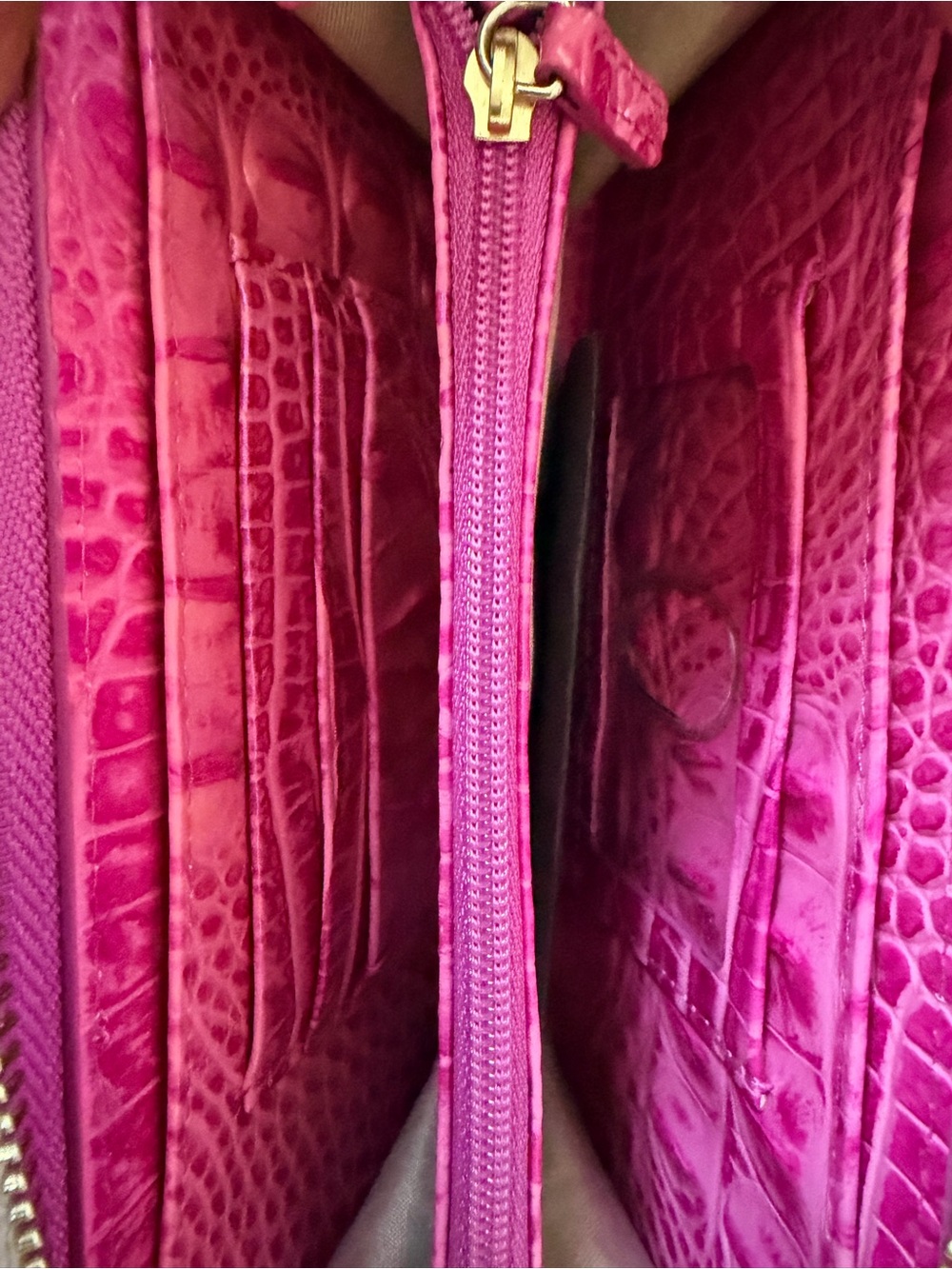 EUC Brahmin Bekka and Corrie wallet in Hibiscus Ombré - Picture 7 of 7